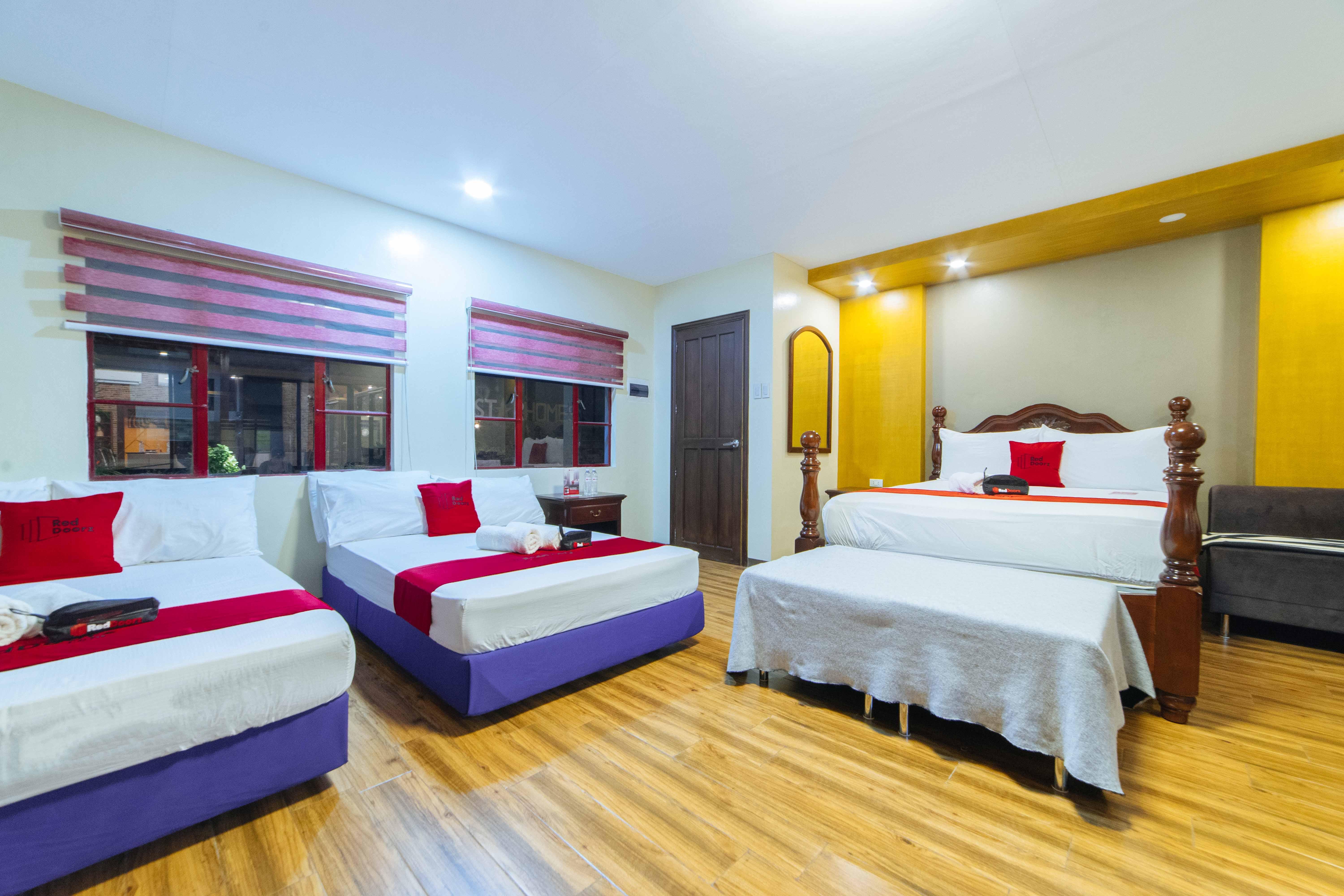 Reddoorz Plus @ Starhomes Olivianville Tarlac City Dış mekan fotoğraf
