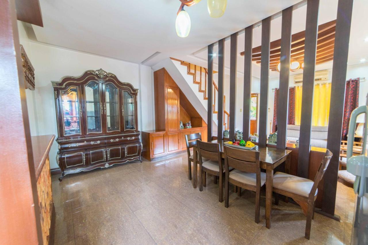 Reddoorz Plus @ Starhomes Olivianville Tarlac City Dış mekan fotoğraf